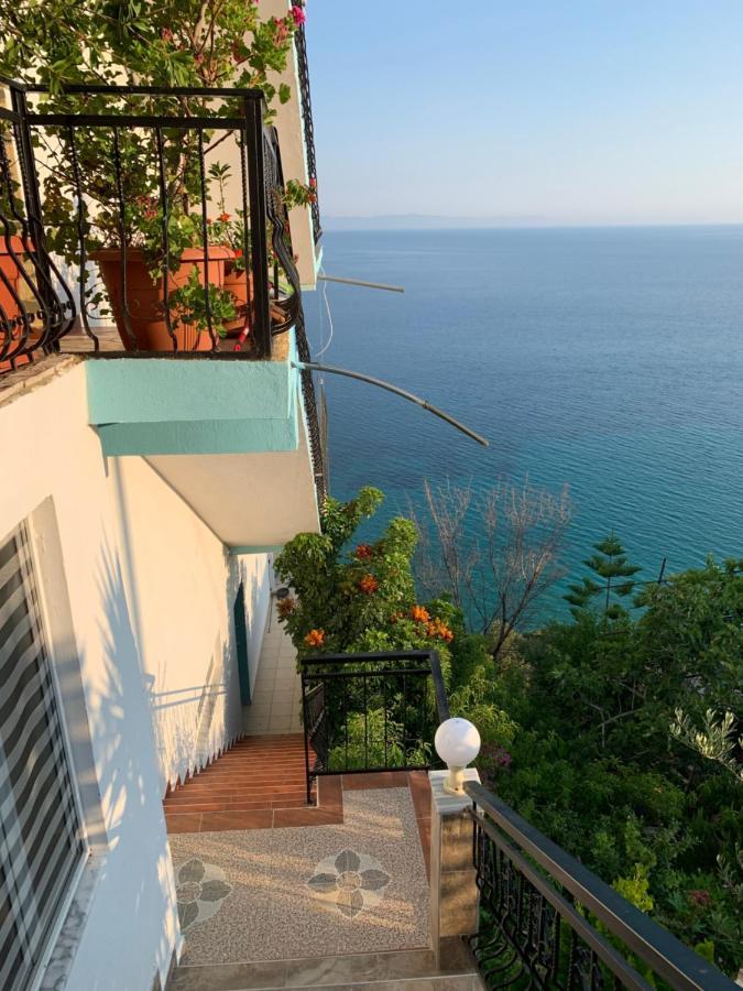 Hotel Odhisea Qeparo Esterno foto