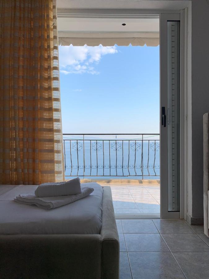 Hotel Odhisea Qeparo Esterno foto