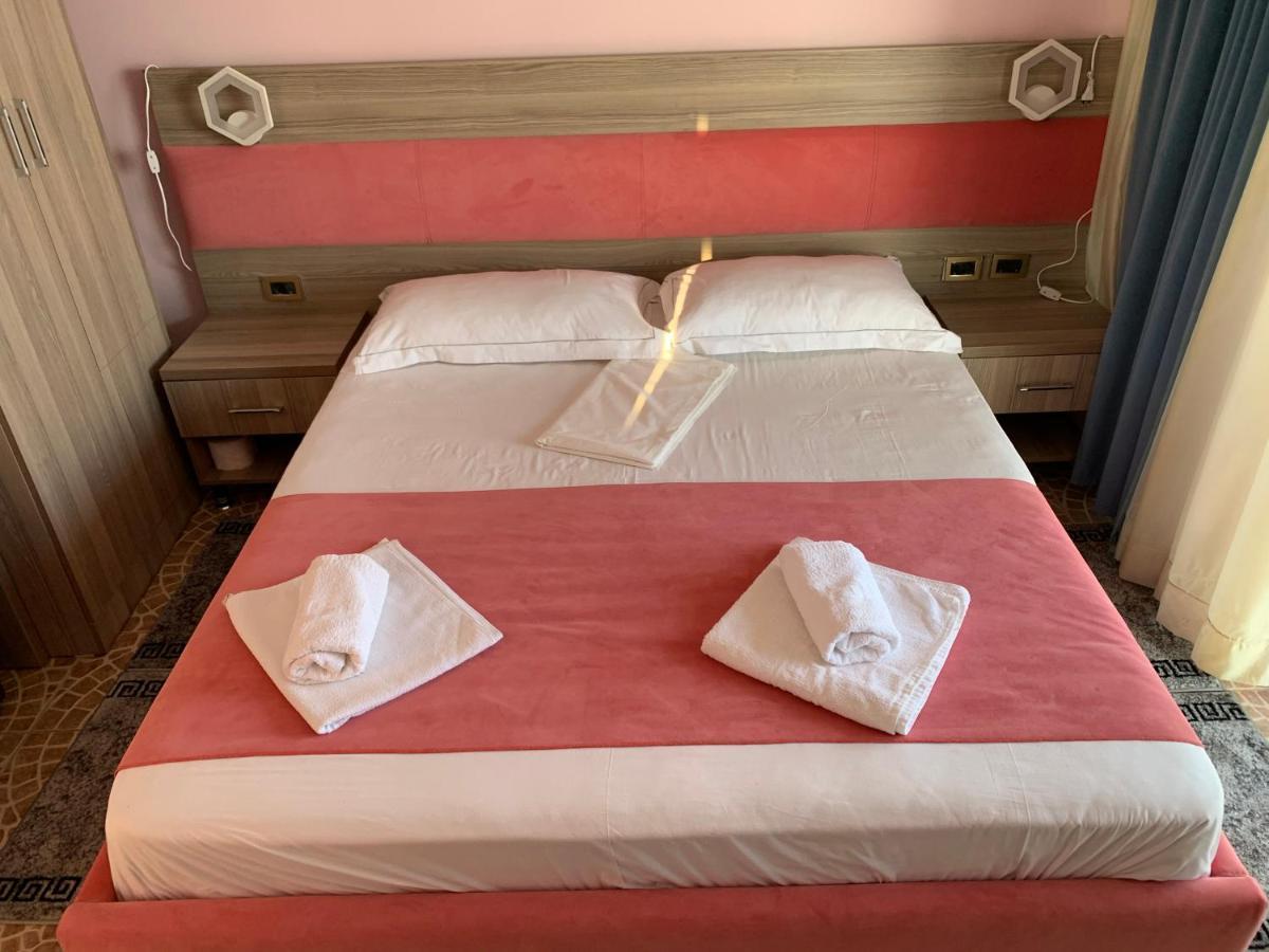 Hotel Odhisea Qeparo Esterno foto