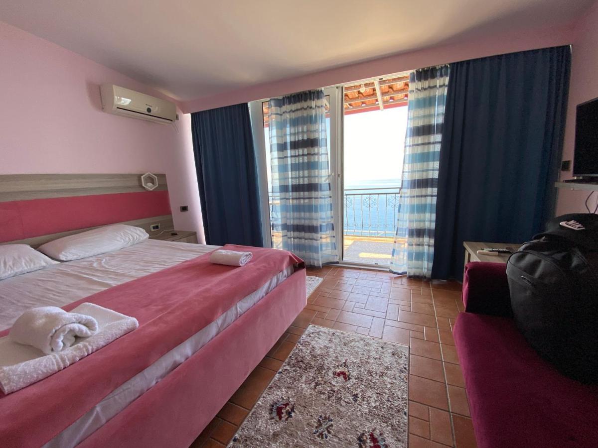 Hotel Odhisea Qeparo Esterno foto