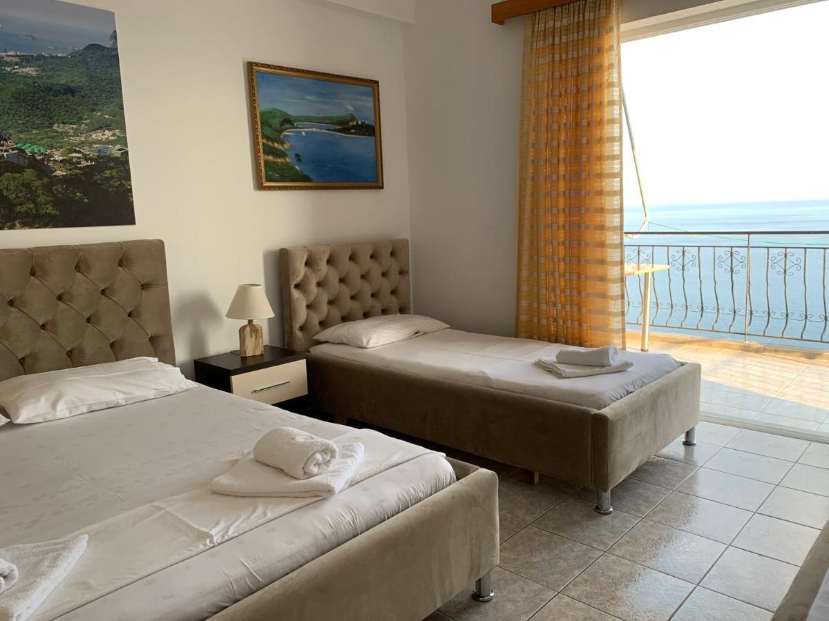 Hotel Odhisea Qeparo Esterno foto