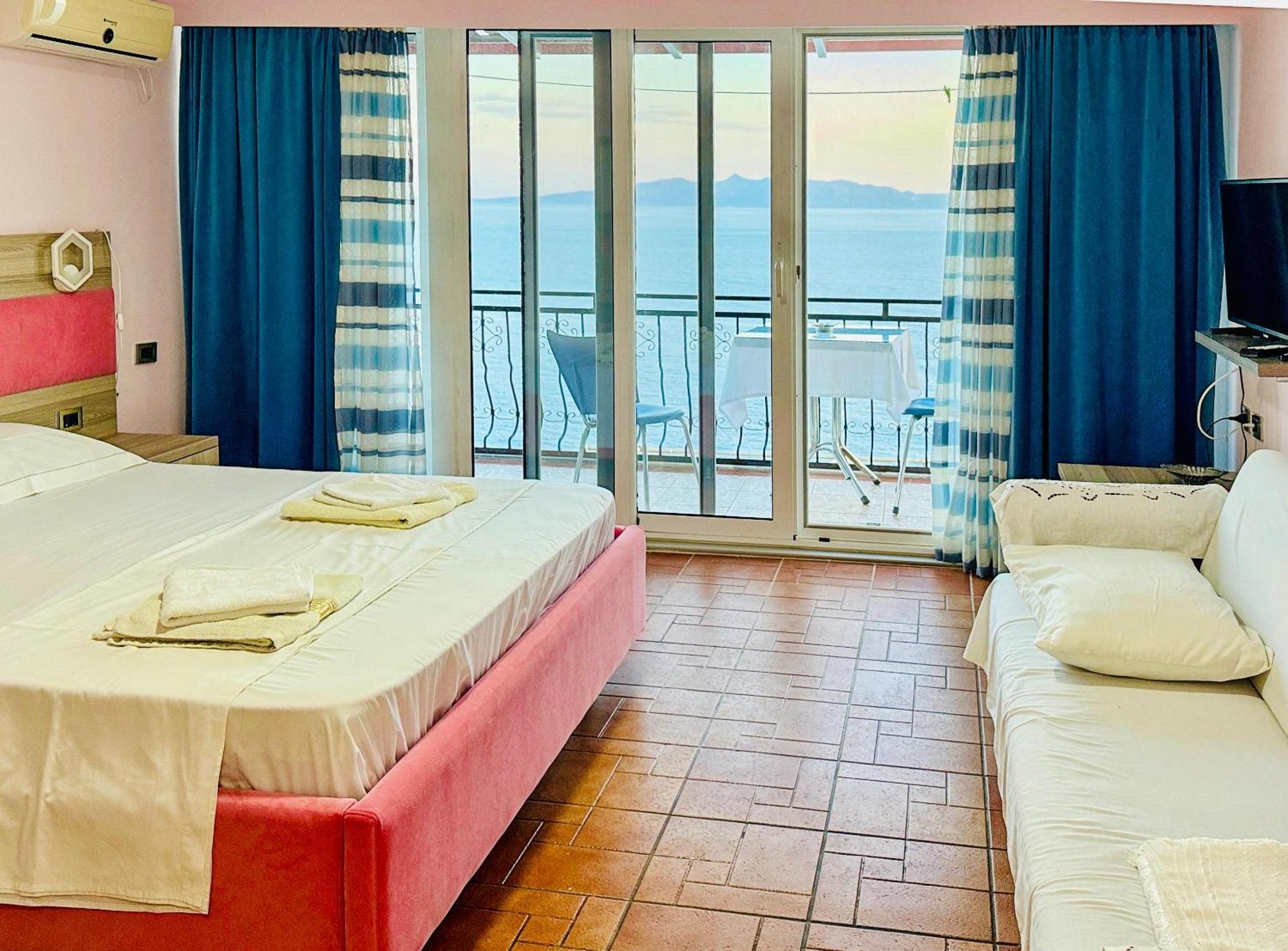 Hotel Odhisea Qeparo Esterno foto